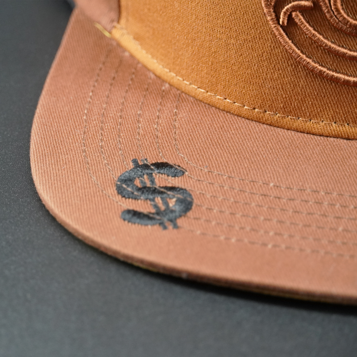 El Payaso Money Premium two-tone Cap